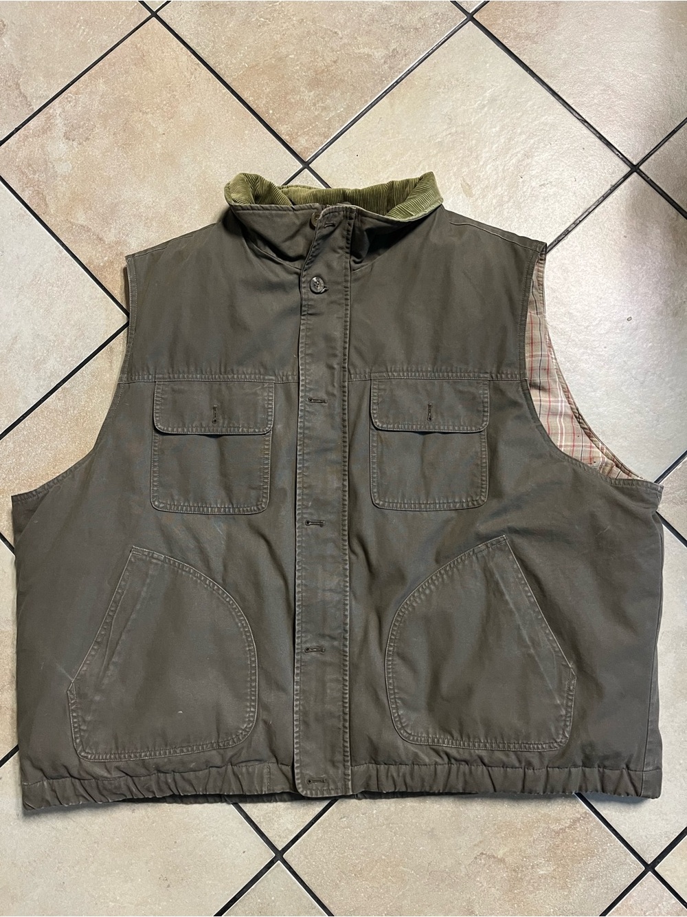 Eddie Bauer XXXL Men’s khaki Green Vest corduroy collar 100% Cotton Goose Fill